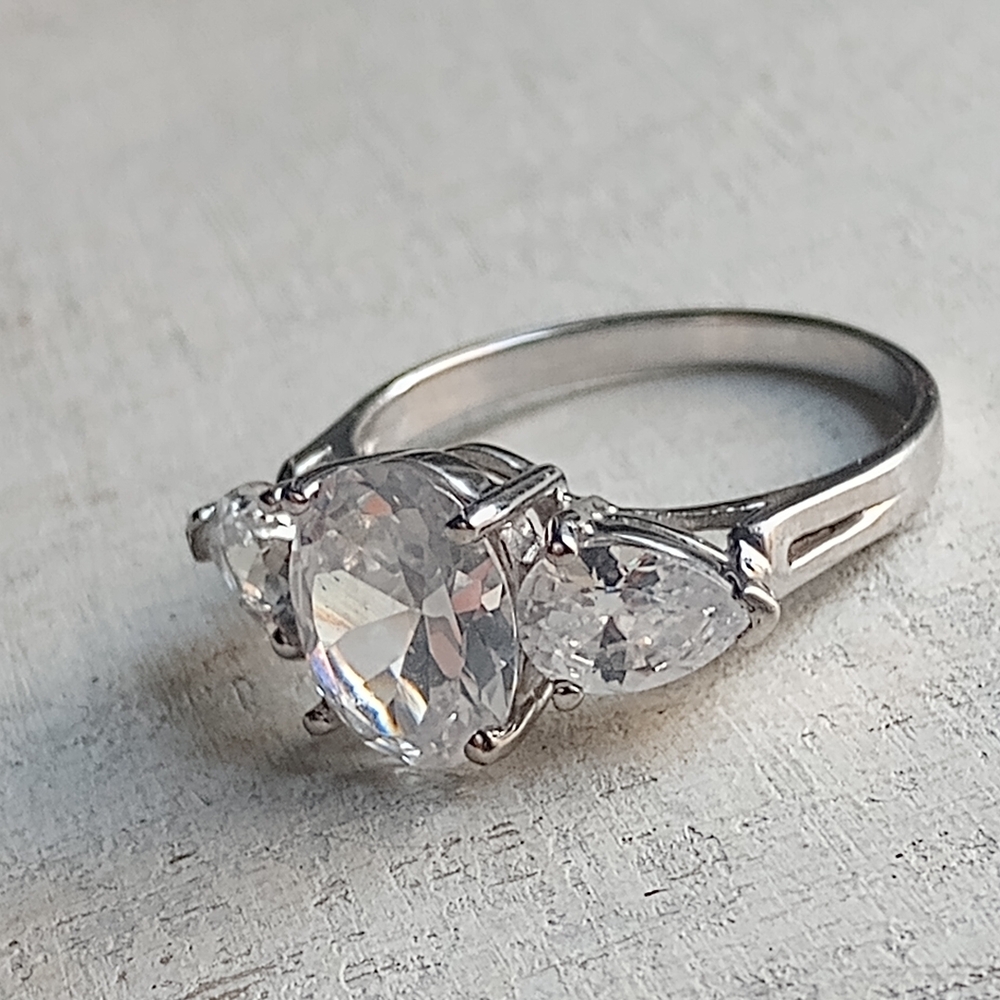 Vintage  Solid 14k White Gold Ring